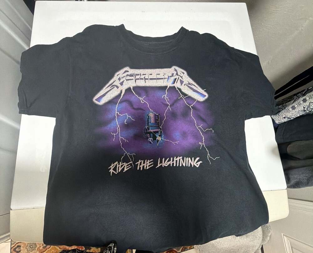 Vintage 1994 Metallica Ride the Lightning Graphic T-Shirt